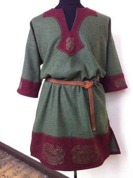 Celtic Tunic green and red