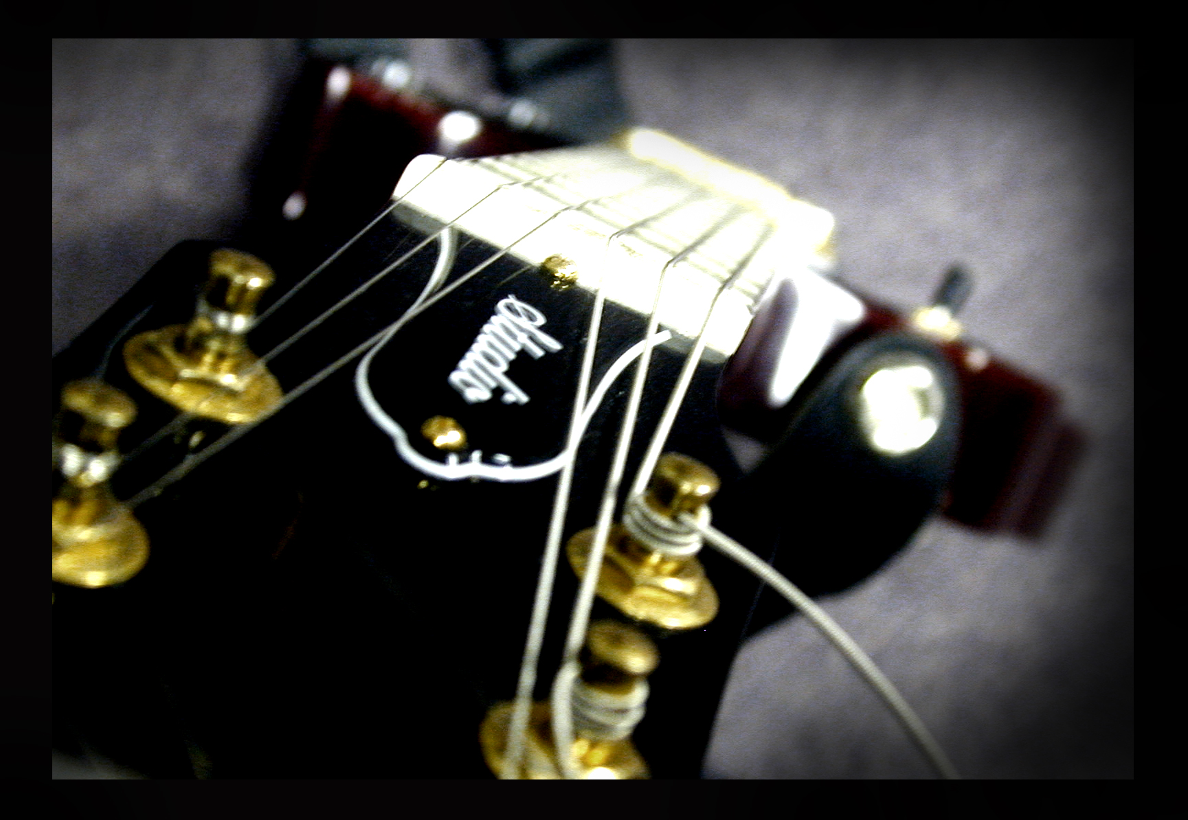 guitar3 incolor