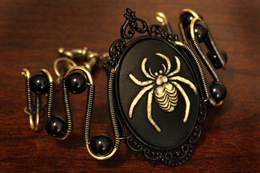 Steampunk Goth Jewelry - Bracelet - Spider Cameo