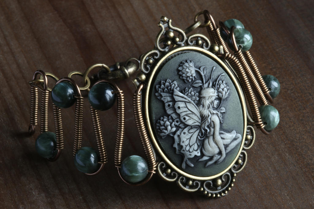 Fairy bracelet with green seraphinite