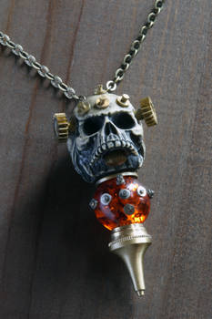 Steampunk skull pendant with amber 3