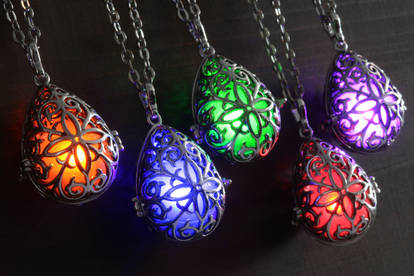 Elvish Glowing Drop Necklace