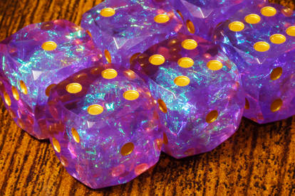 Glimmerveil Opal Six-sided pip dice set
