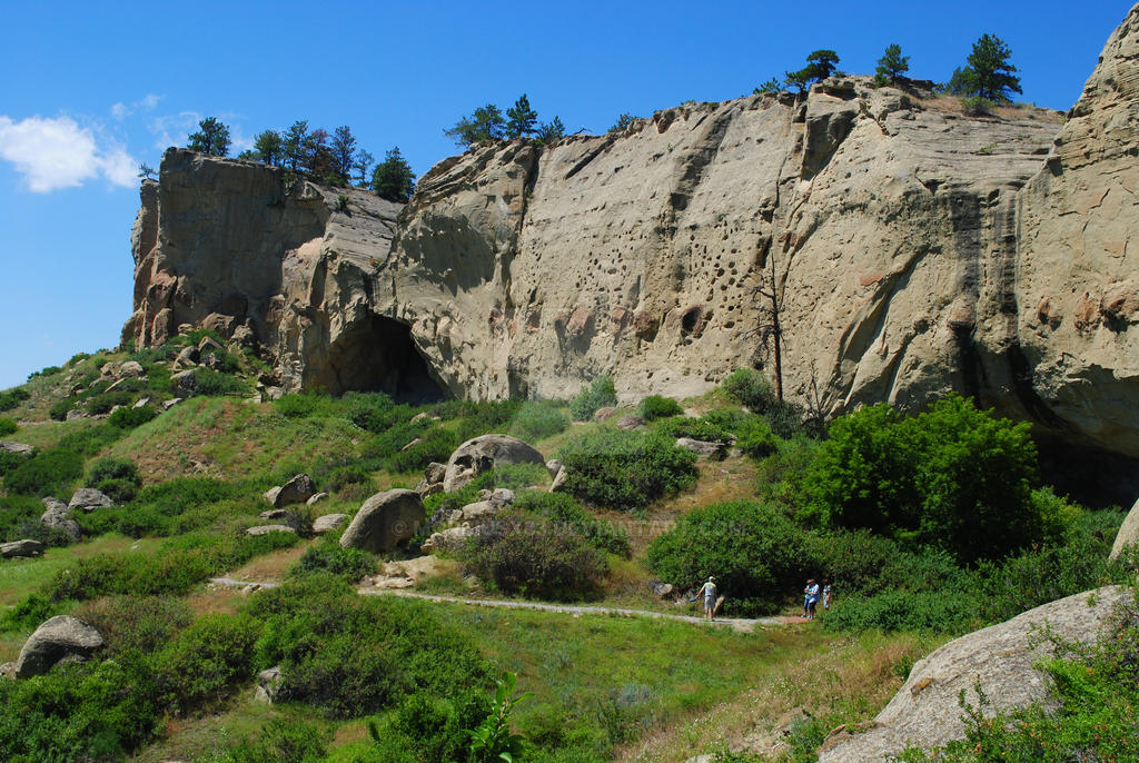 Prehistoric Life Among the Cliffs