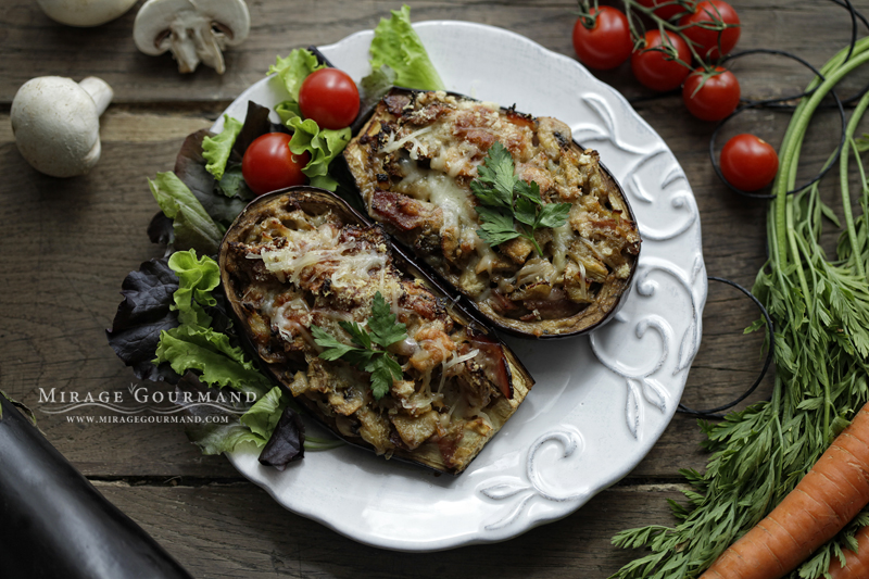 Aubergines stuffed with chicken