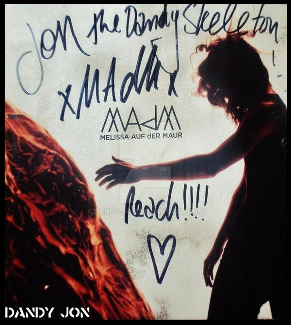 Melissa Auf der Maur Autograph