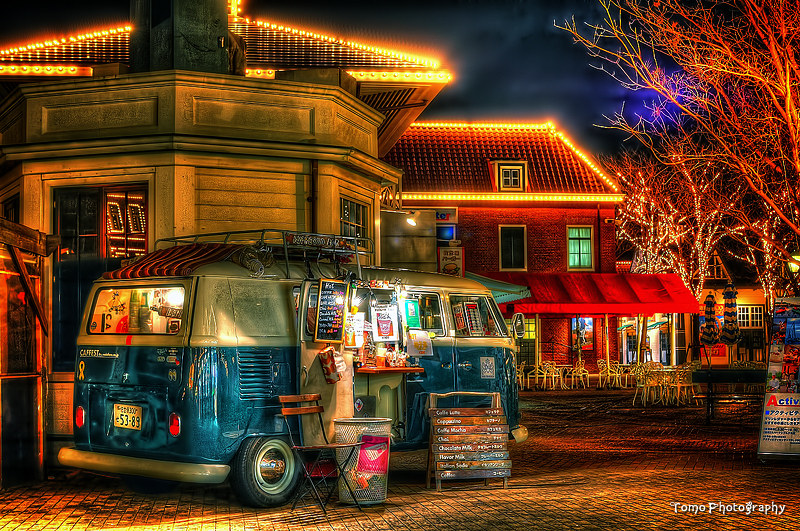 Shop on wheels at night