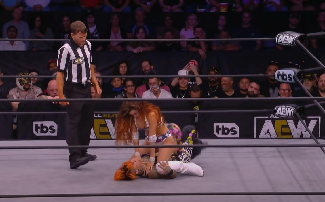 Amber Nova sitting on Ruby Soho 220314 b by patman83 on DeviantArt