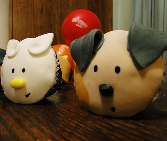 Fundraising: Puppy and Kitty Cupcakes