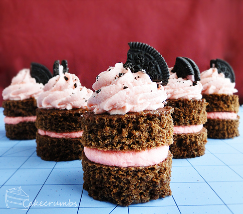 Strawberry Cookies and Cream Cakes