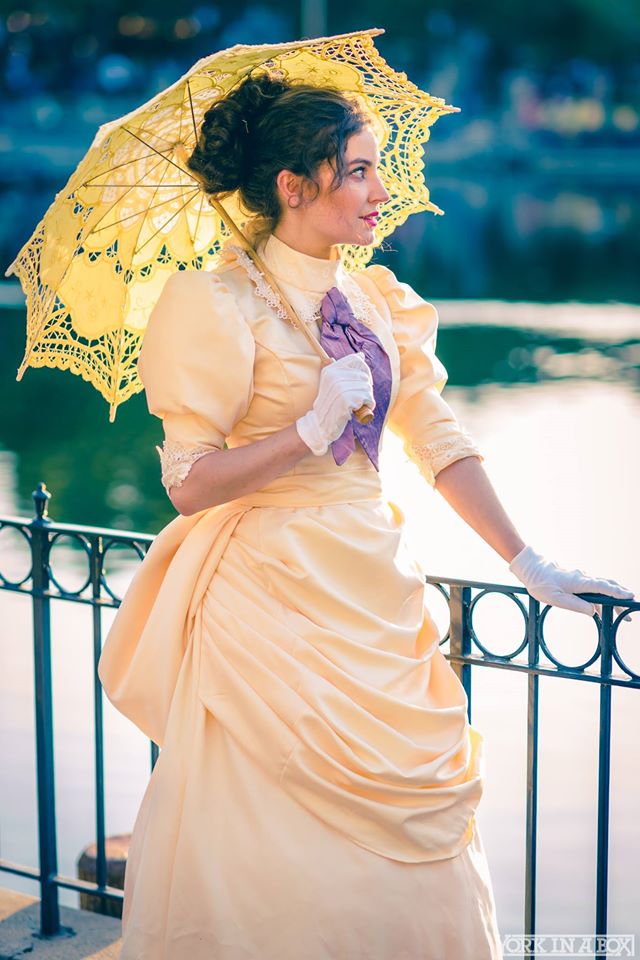 Jane Porter from Tarzan Cosplay at Disneyland