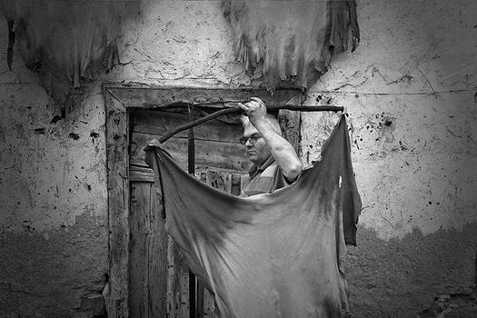 Tannery workers  02