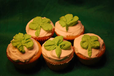 TopShelf St. Patty's Cuppycakes!