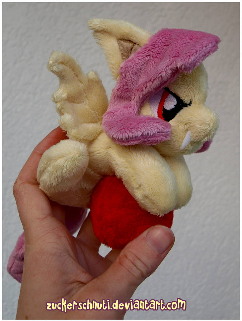 Tiny Flutterbat with apple by zuckerschnuti