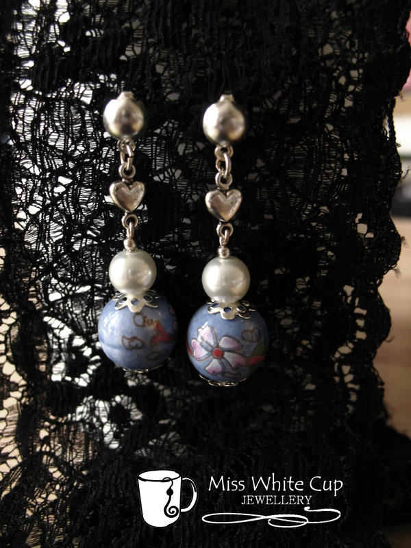 earrings: China blue