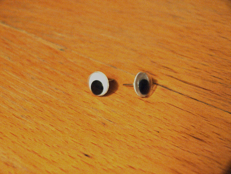 earrings - eyes