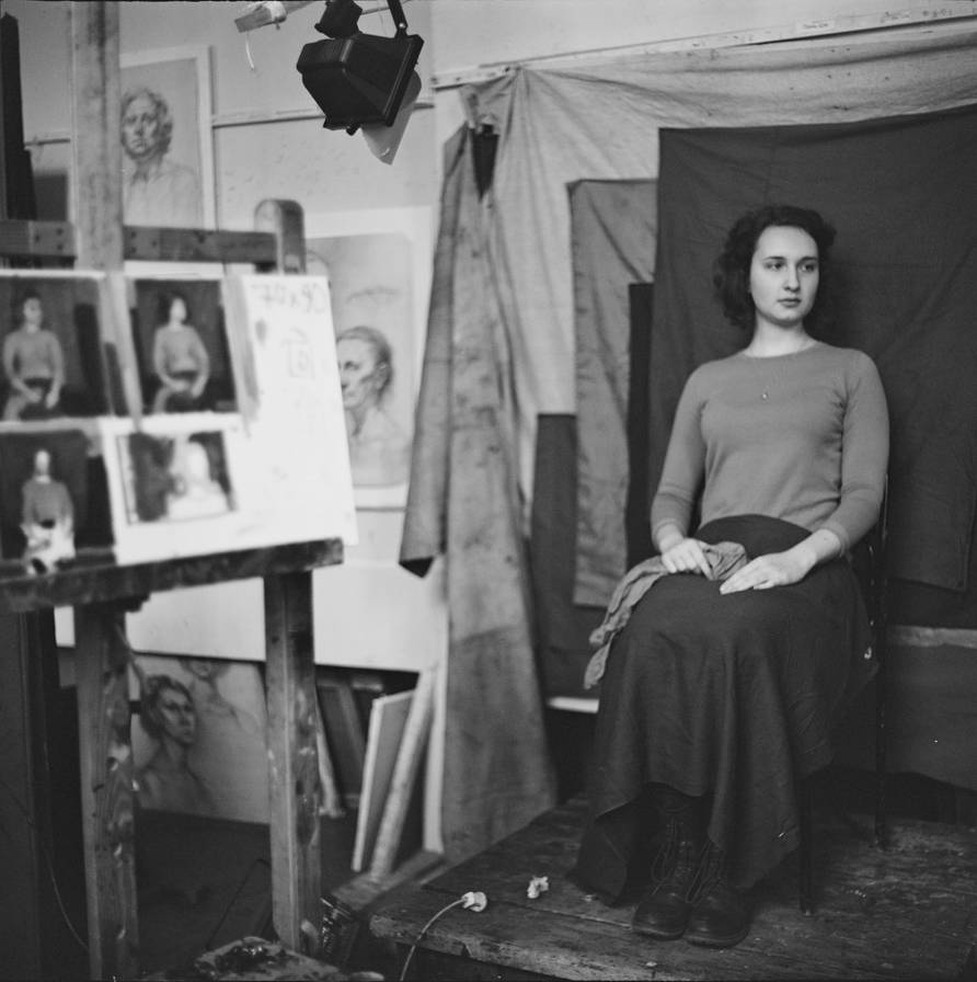 Model posing in Academy of Fine Arts by eleanora-sveshnikova Model posing in Academy of Fine Arts by eleanora-sveshnikova