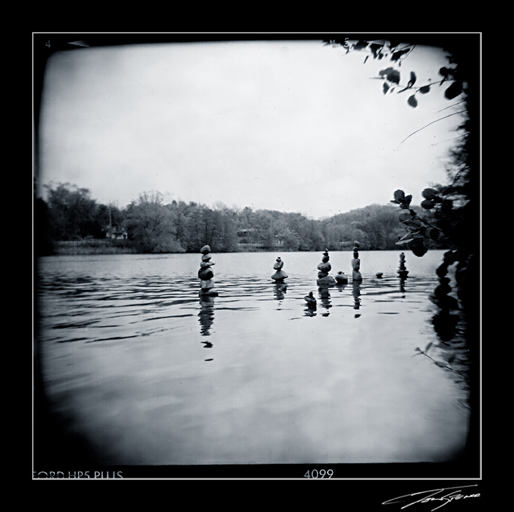 holga river rocks