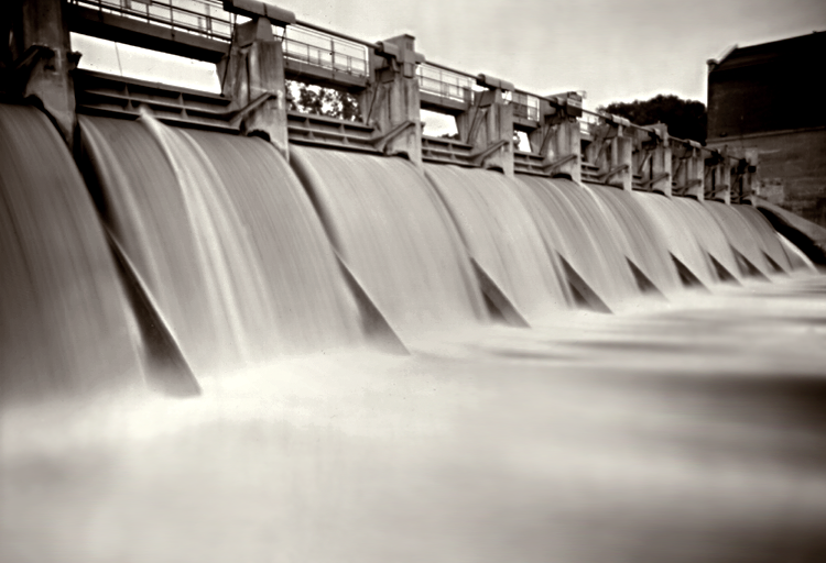 pinhole dam