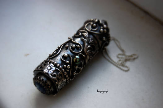 Necklace bottle silver sterling with kyanite