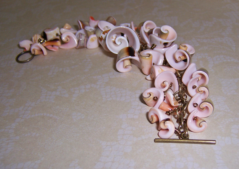 Jingly shell bracelet