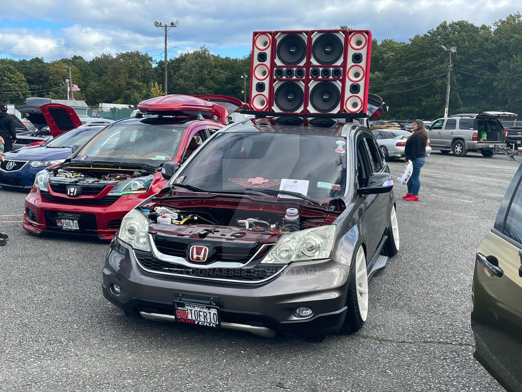 2 Hondas