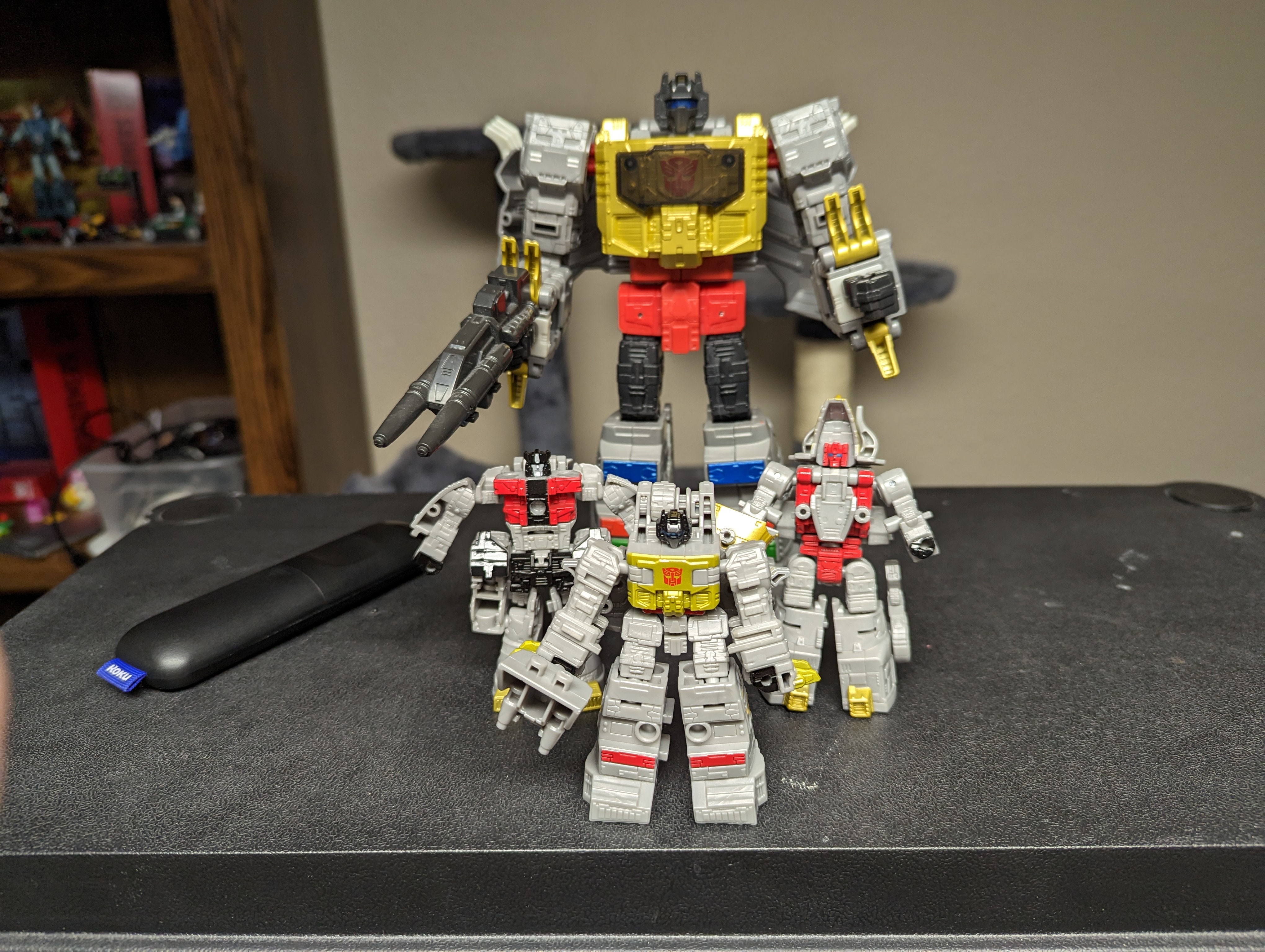 Transformers Legacy Evolution Dinobots 2