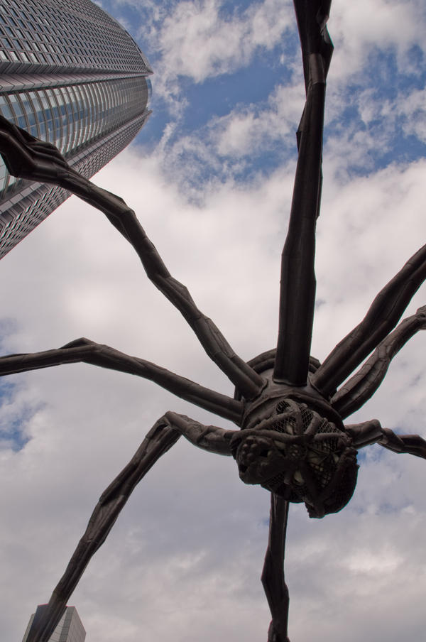 Spider Sculpture in Roppongi