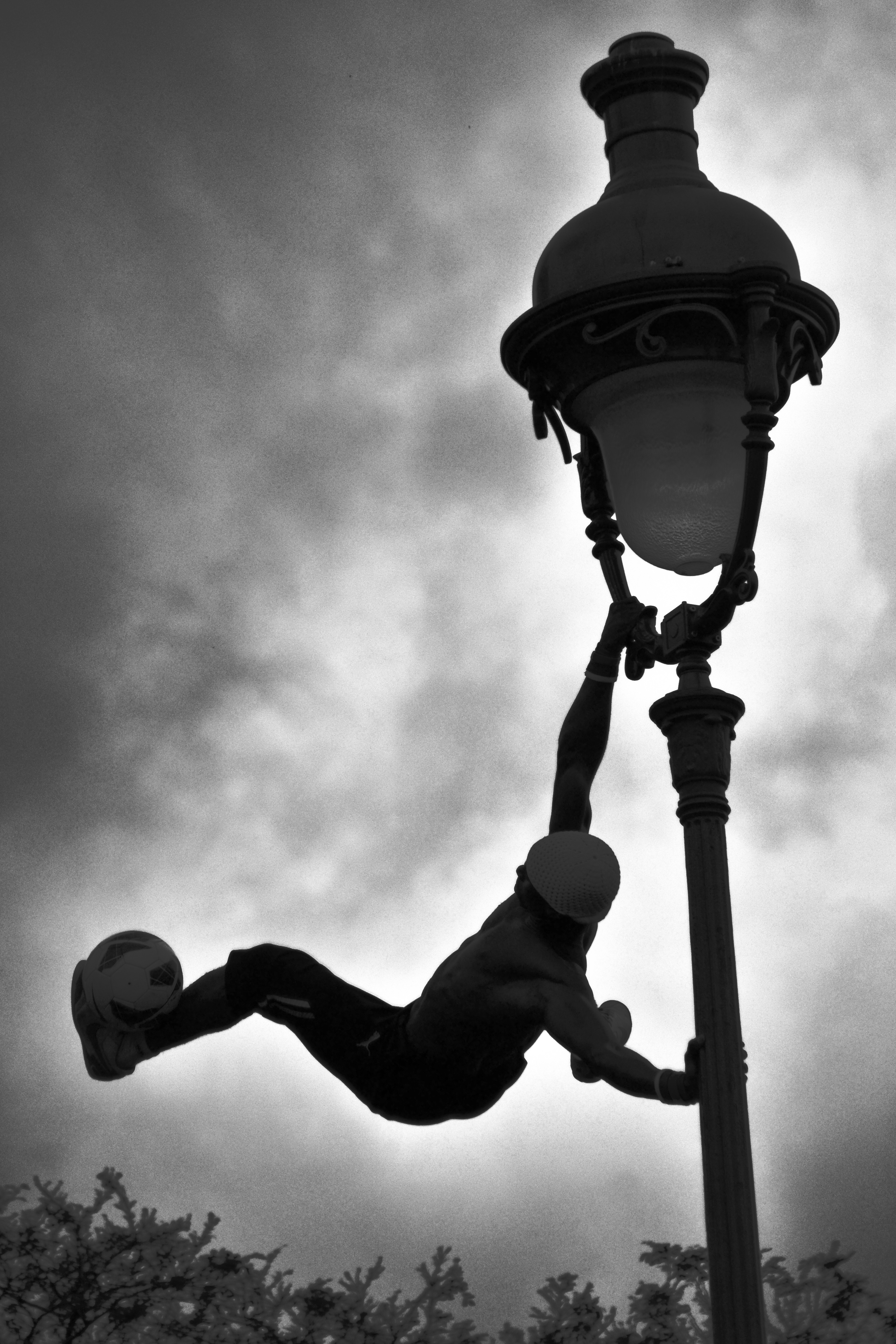 Footballeur a Montmartre