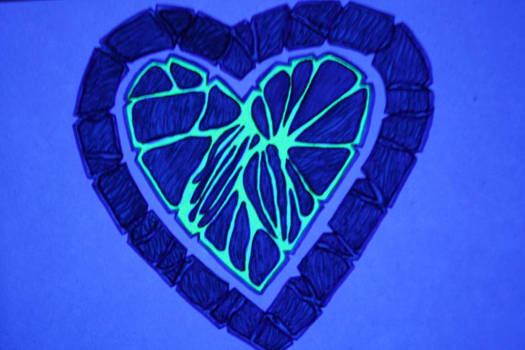 Blue Broken Heart (in UV-light)