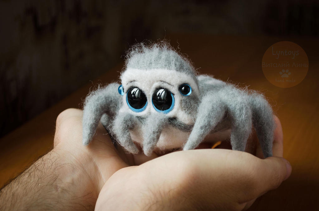 Icy spider named Snow 2 by Lyntoys Icy spider named Snow 2 by Lyntoys