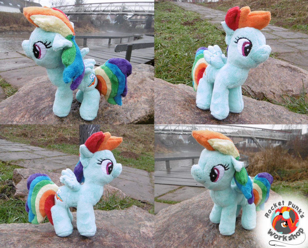 Regular Rainbow Dash plushie