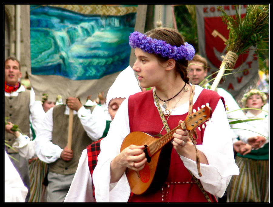 The girl with the mandolin