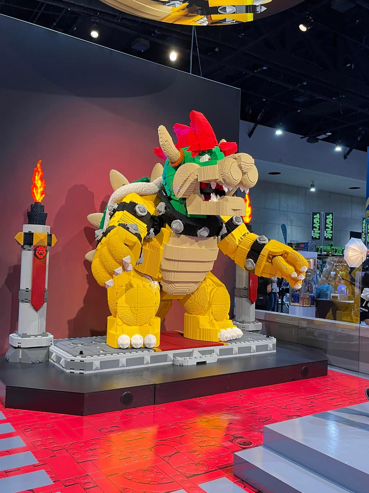 Giant LEGO Bowser at SDCC 2022 by IAmAutism on DeviantArt