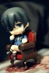 Ciel on L's thinking chair