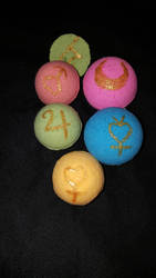 Sailor Moon bath bomb