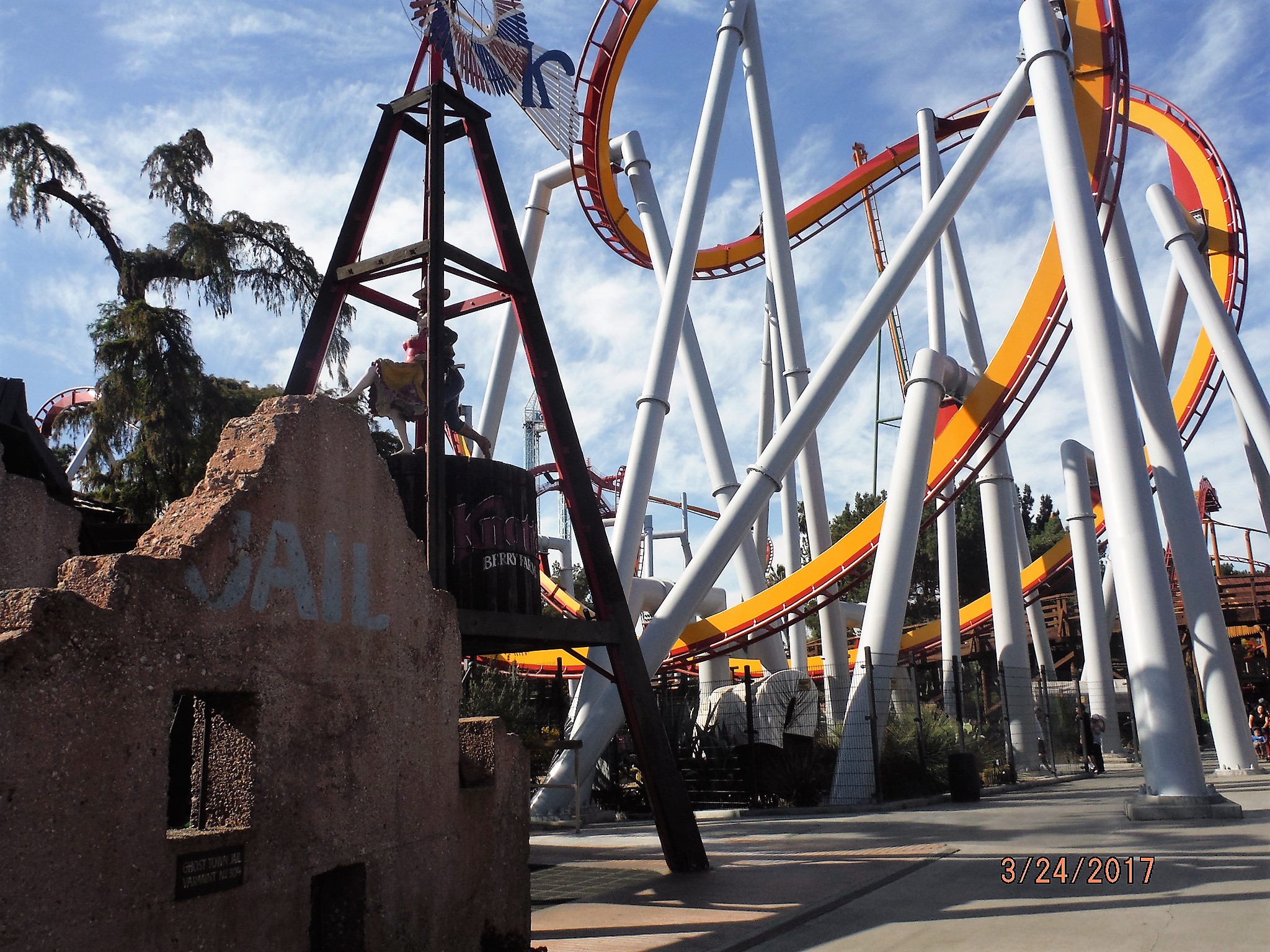 Silver Bult at Knott's Berry Farm!!