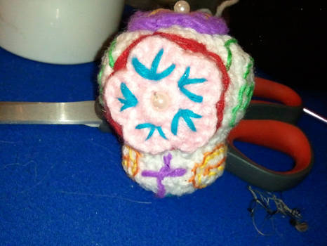 Amigurumi sugar skull - back