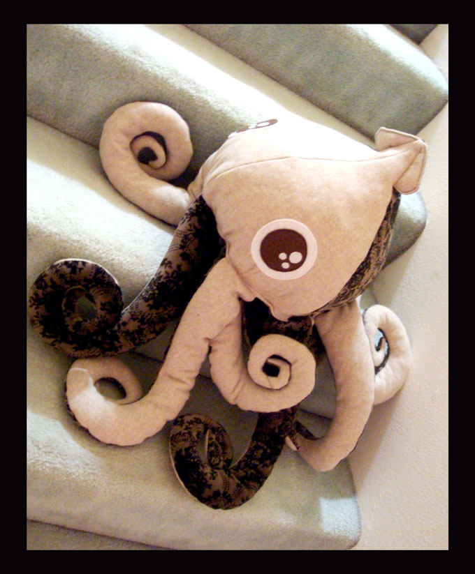 Big eyes Squid Plush 1 c