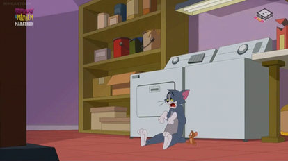Tom And Jerry Show - Vacuum Sucks Up Tom And Jerry