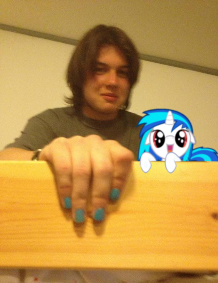 Friend and Dj Pon3