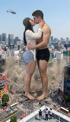 Giant Couple