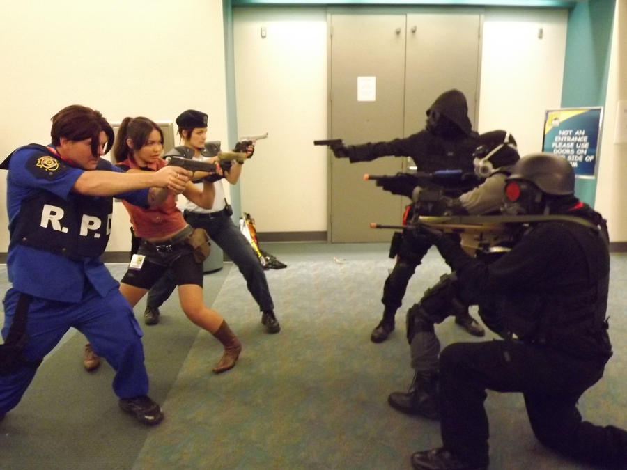 SDCC 2011: Survivors vs UC Ops