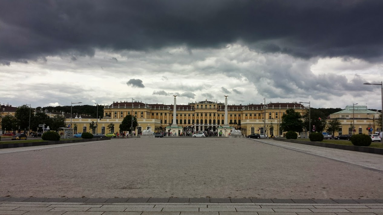 Darkness over Schoenbrunn