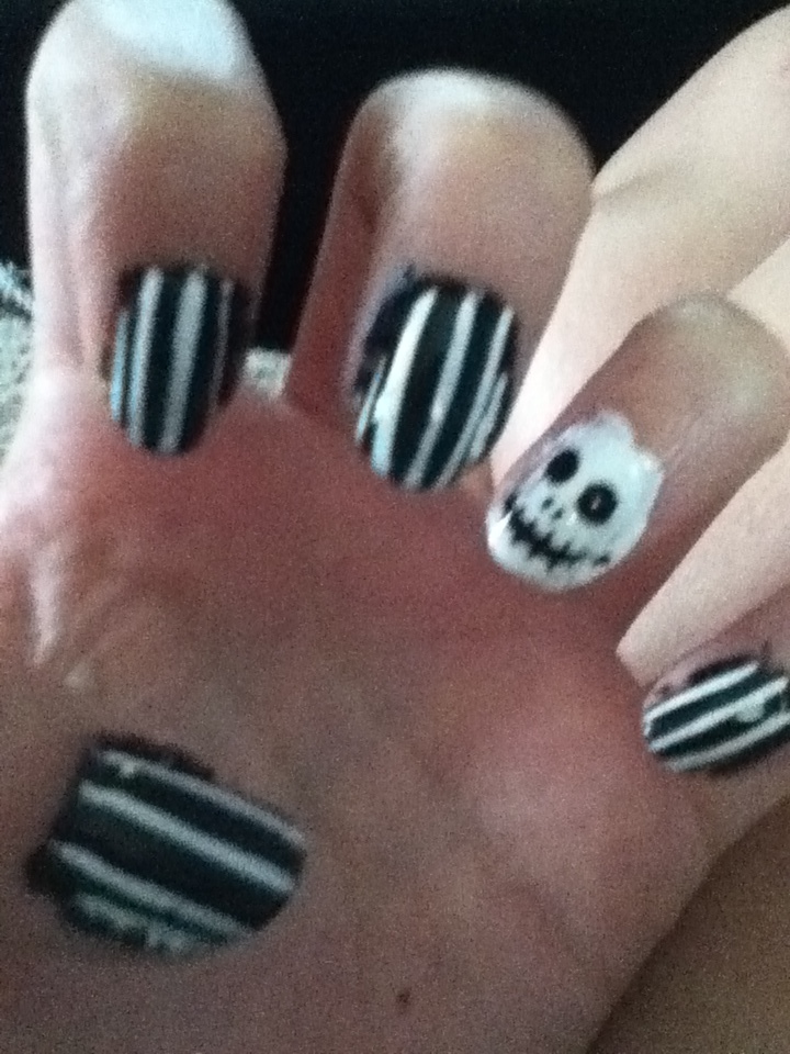 Nightmare Before Christmas Nail Art 1