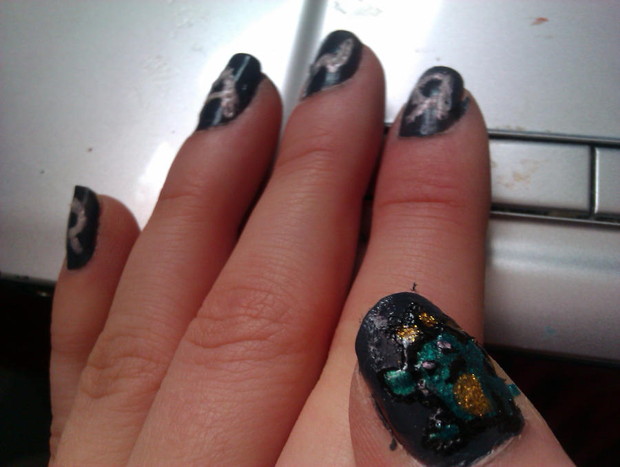 Dinosaur nails by greeniepi on DeviantArt