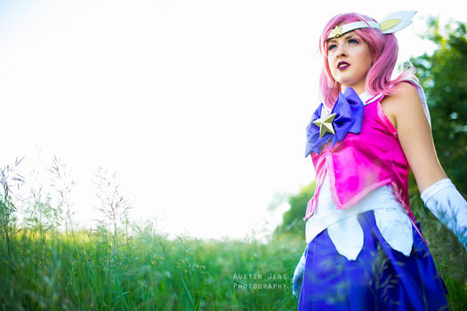 Star Guardian Lux Wandering the Grasslands