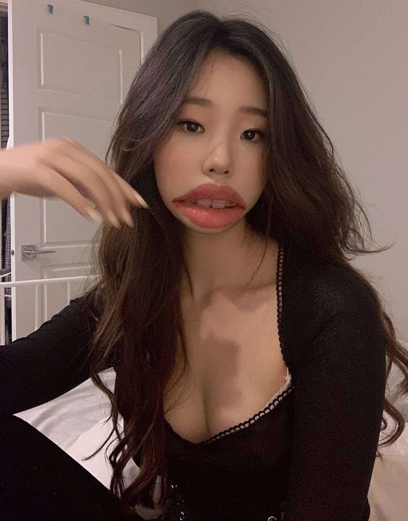 Asian Girl Big Lips #17