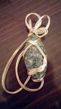Green and Gold Wire Necklace