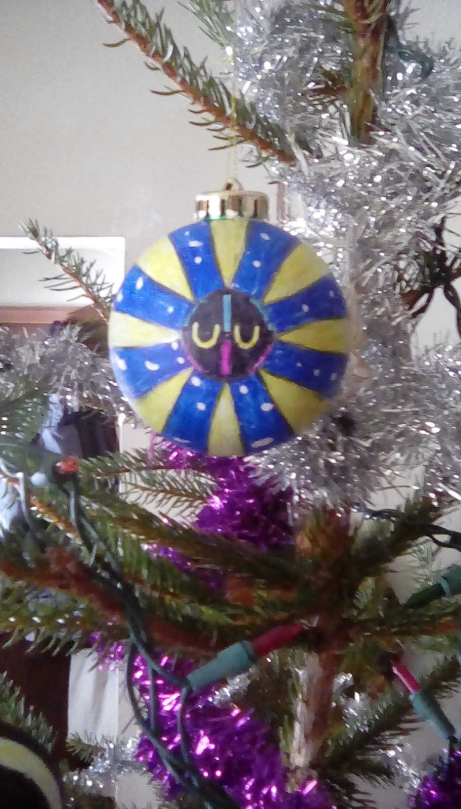 Cosmoem Christmas Ornament, Get on the tree Nebby